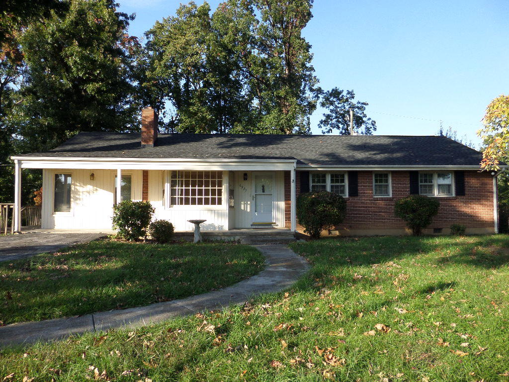 4933 Oak Road Northwest Roanoke, VA 24017 - Photo 44 of 54 4933FRONTMLSU2