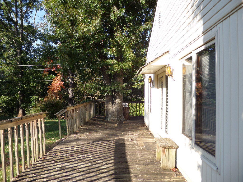 4933 Oak Road Northwest Roanoke, VA 24017 - Photo 47 of 54 4933DECK3