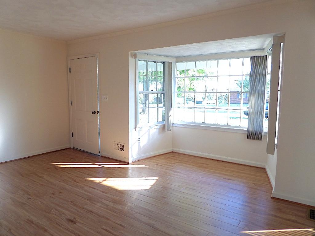 4933 Oak Road Northwest Roanoke, VA 24017 - Photo 8 of 54 4933LRV87