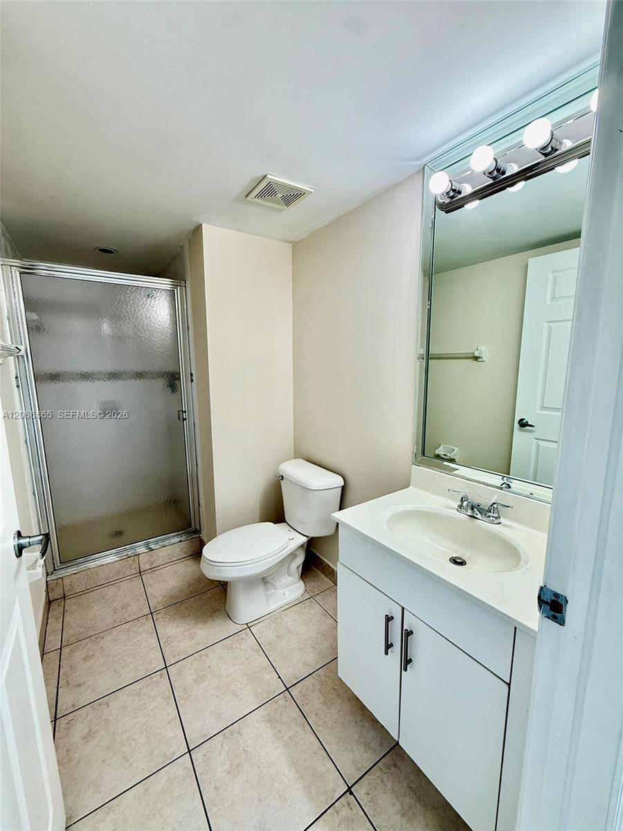 2475 Northwest 16th St Road, Unit 418 Miami, FL 33125 - Photo 12 of 24 Gallery Image 12