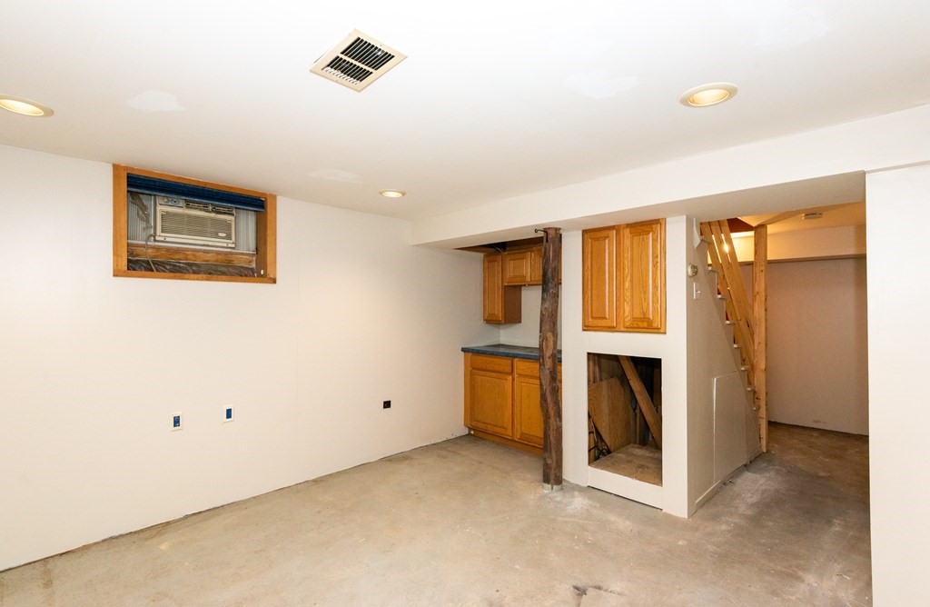 13 Melville Place Lynn, MA 01902 - Photo 33 of 41 a view of an empty room with closet