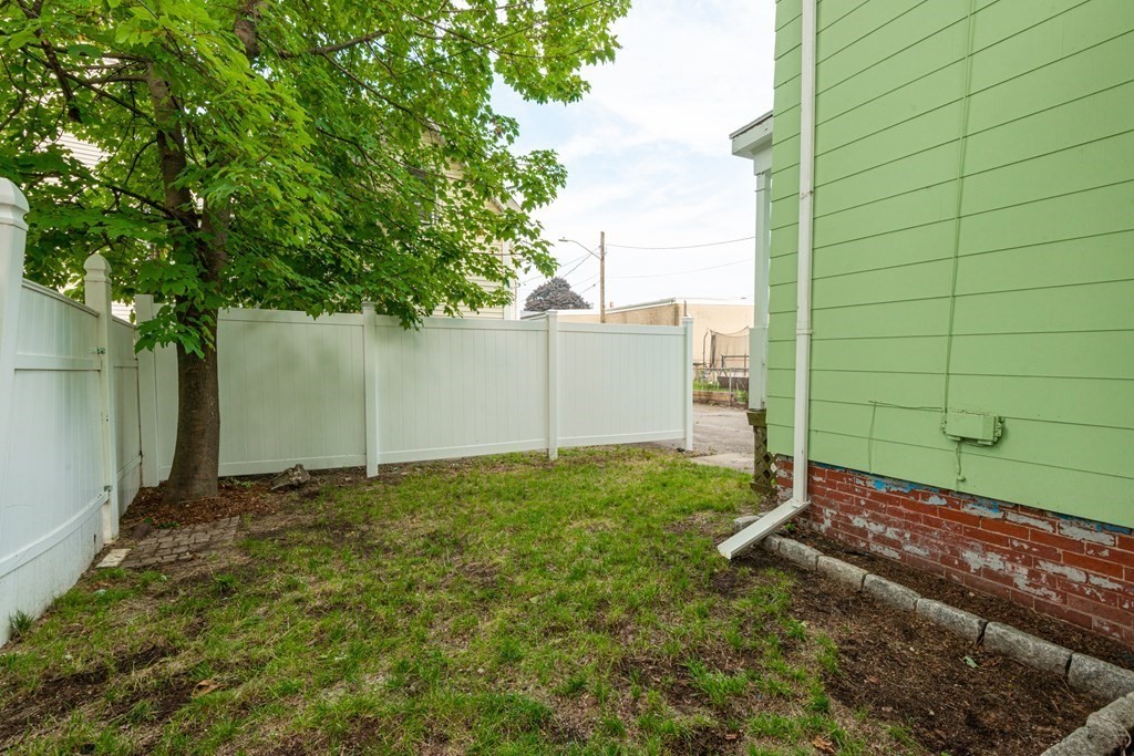 13 Melville Place Lynn, MA 01902 - Photo 39 of 41