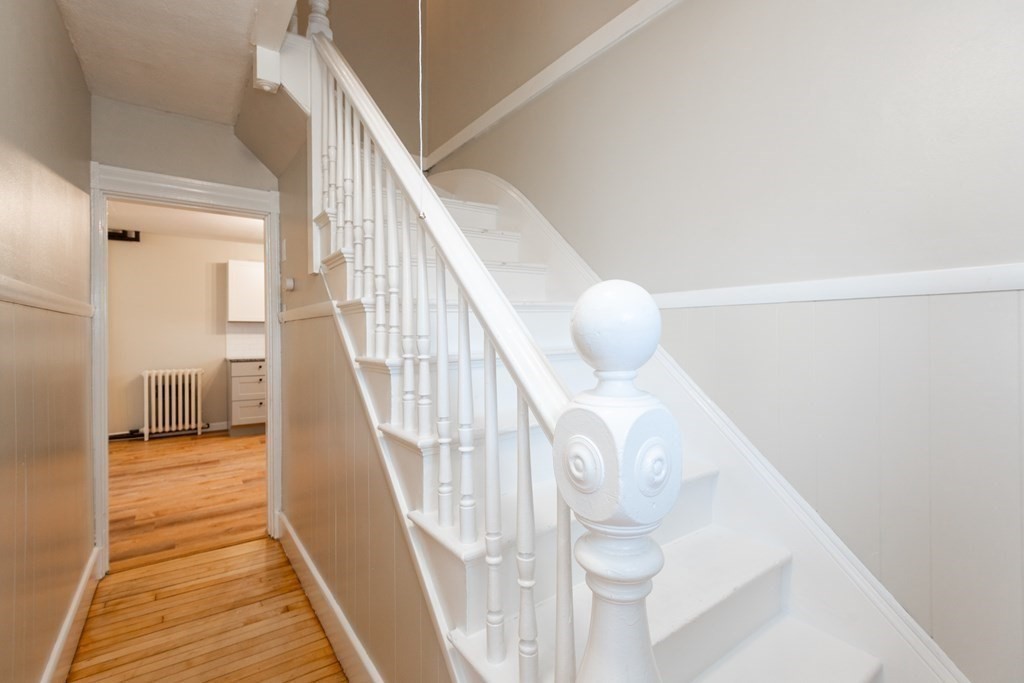 13 Melville Place Lynn, MA 01902 - Photo 4 of 41 a view of entryway