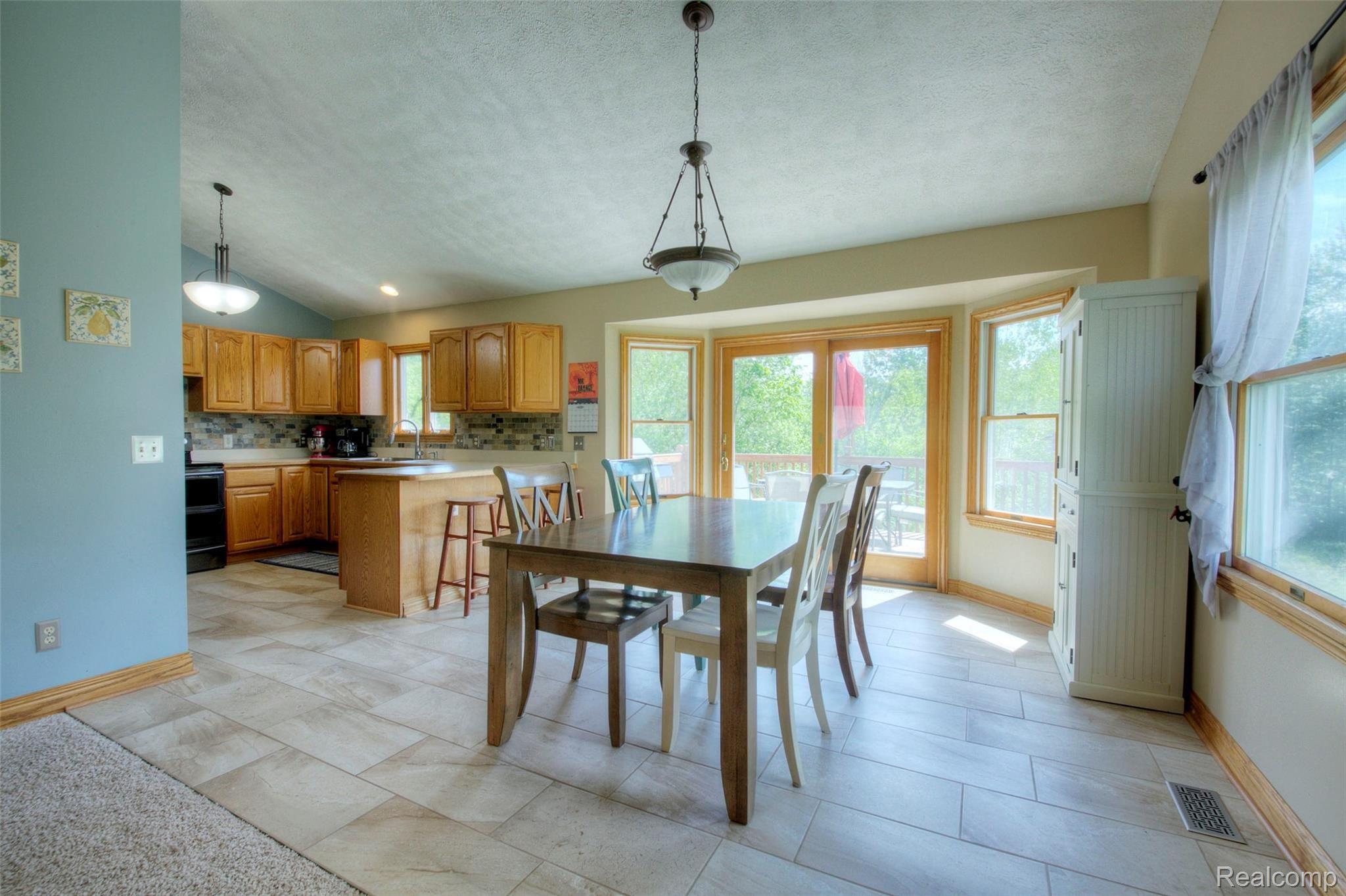 5591 Pingree Road Howell, MI 48843 - Photo 9 of 63 930A4396_7_8.jpg