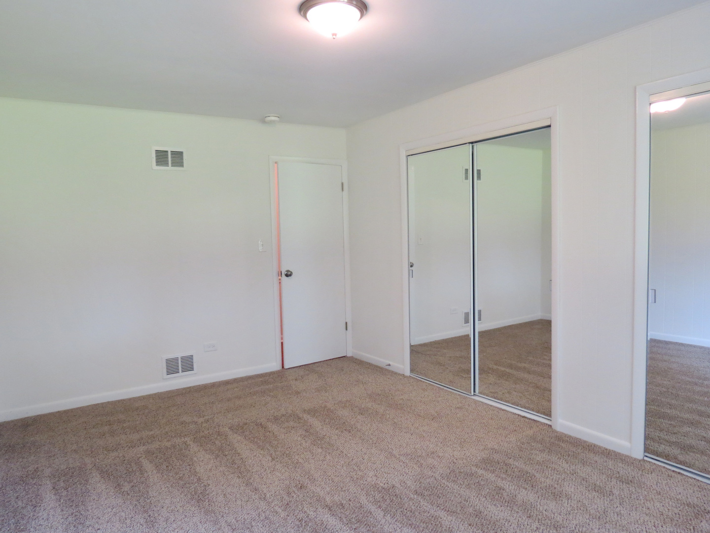 12970 McCarthy Road Lemont, IL 60439 - Photo 27 of 46 a view of an empty room