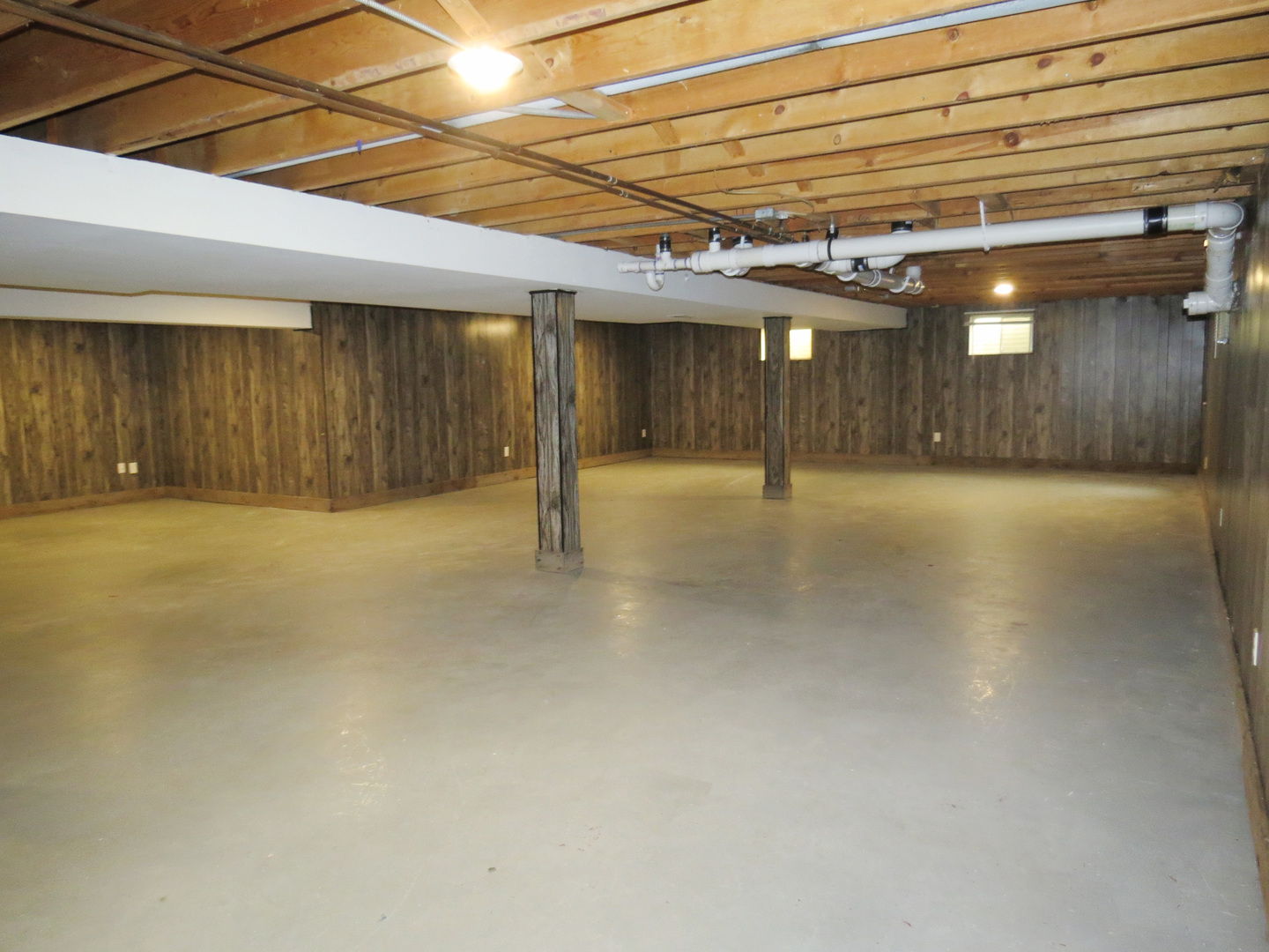 12970 McCarthy Road Lemont, IL 60439 - Photo 31 of 46 a view of an empty room