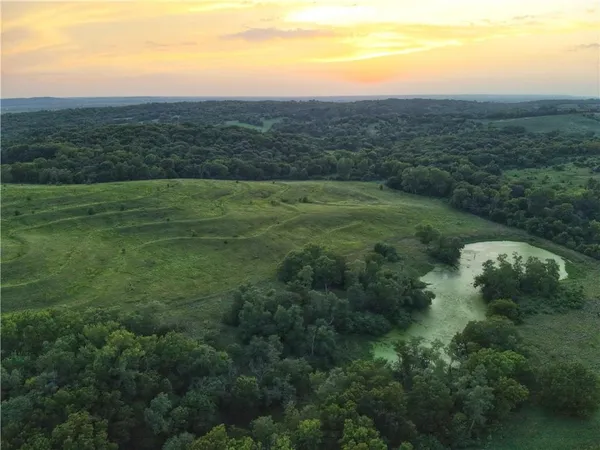 $637,000 | 285th Street, Fairfax, MO 64446