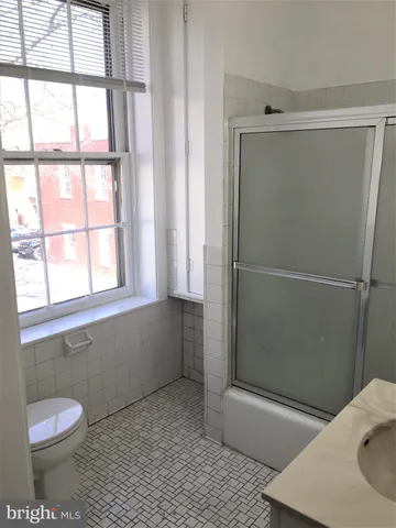 $1,900 | 25 West Boscawen Street, Unit 2, Winchester, VA 22601