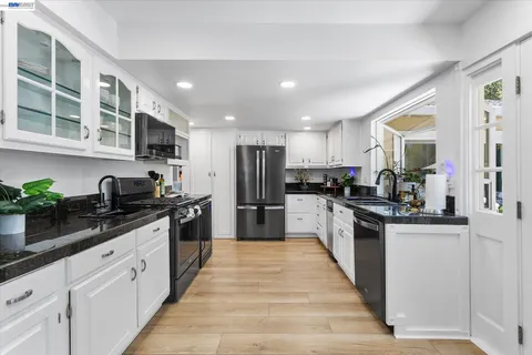 $1,579,000 | 5736 Medallion Court, Castro Valley, CA 94552