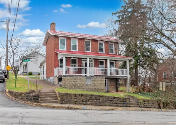 $172,000 | 323 1st Street, Apollo, PA 15613