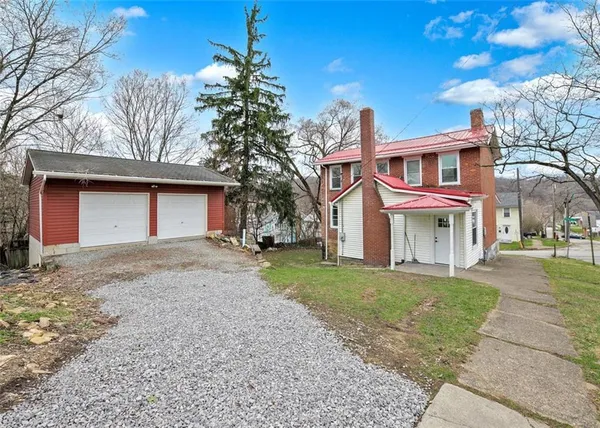 $172,000 | 323 1st Street, Apollo, PA 15613