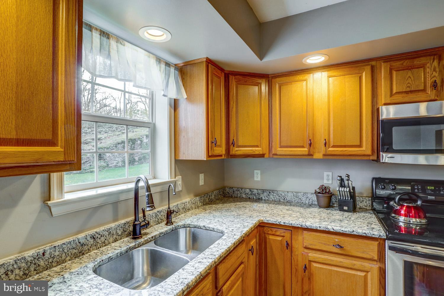 511 Holtzman Road Reinholds, PA 17569 - Photo 37 of 60