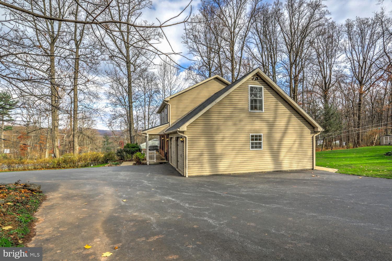 511 Holtzman Road Reinholds, PA 17569 - Photo 7 of 60