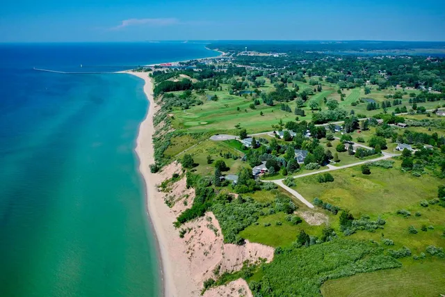 $1,500,000 | 2121 Reigle Street, Manistee, MI 49660