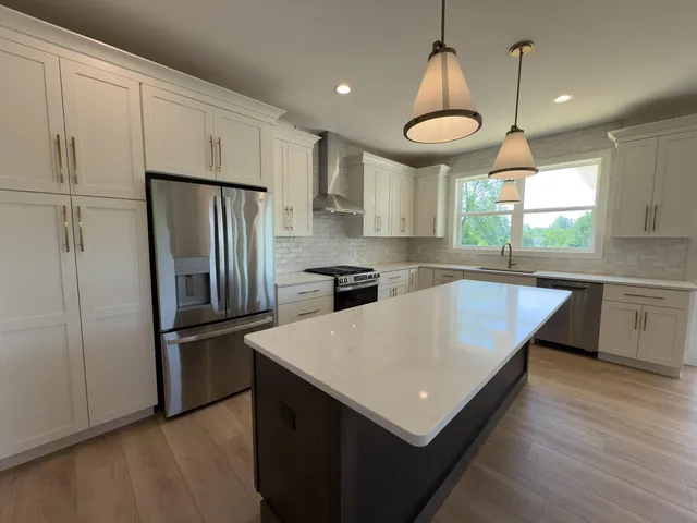 $1,500,000 | 2121 Reigle Street, Manistee, MI 49660