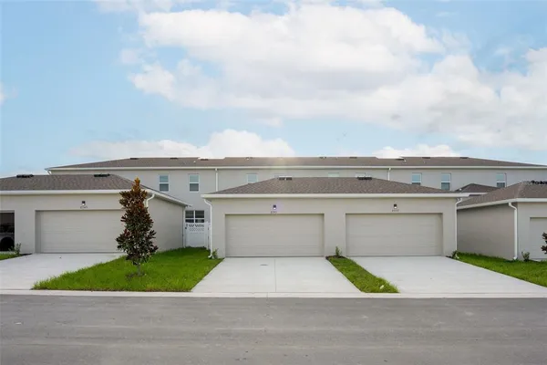 $2,500 | 2341 White Buffalo Street, Apopka, FL 32703