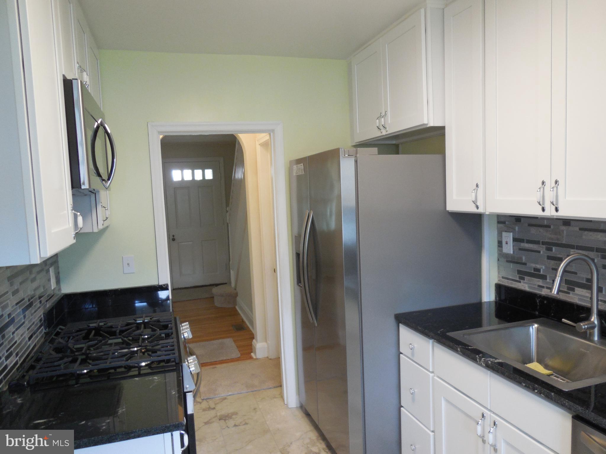 2444 Keyway Baltimore, MD 21222 - Photo 5 of 27