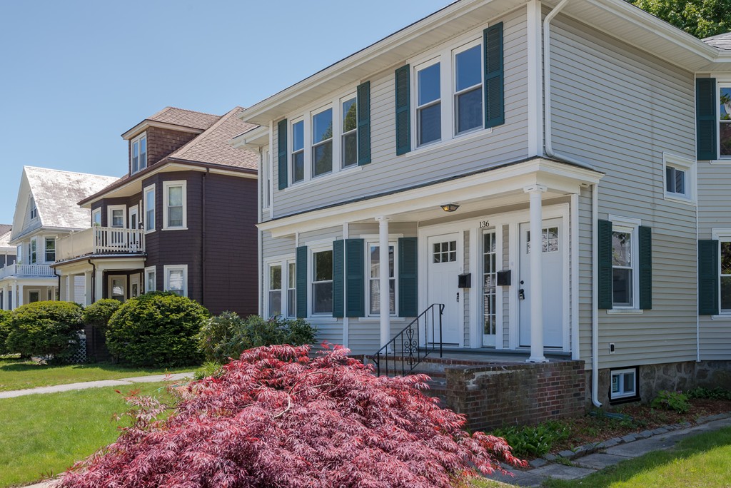 136 Manthorne Road, Unit 2 Boston, MA 02132 - Photo 3 of 40 Gallery Image 3