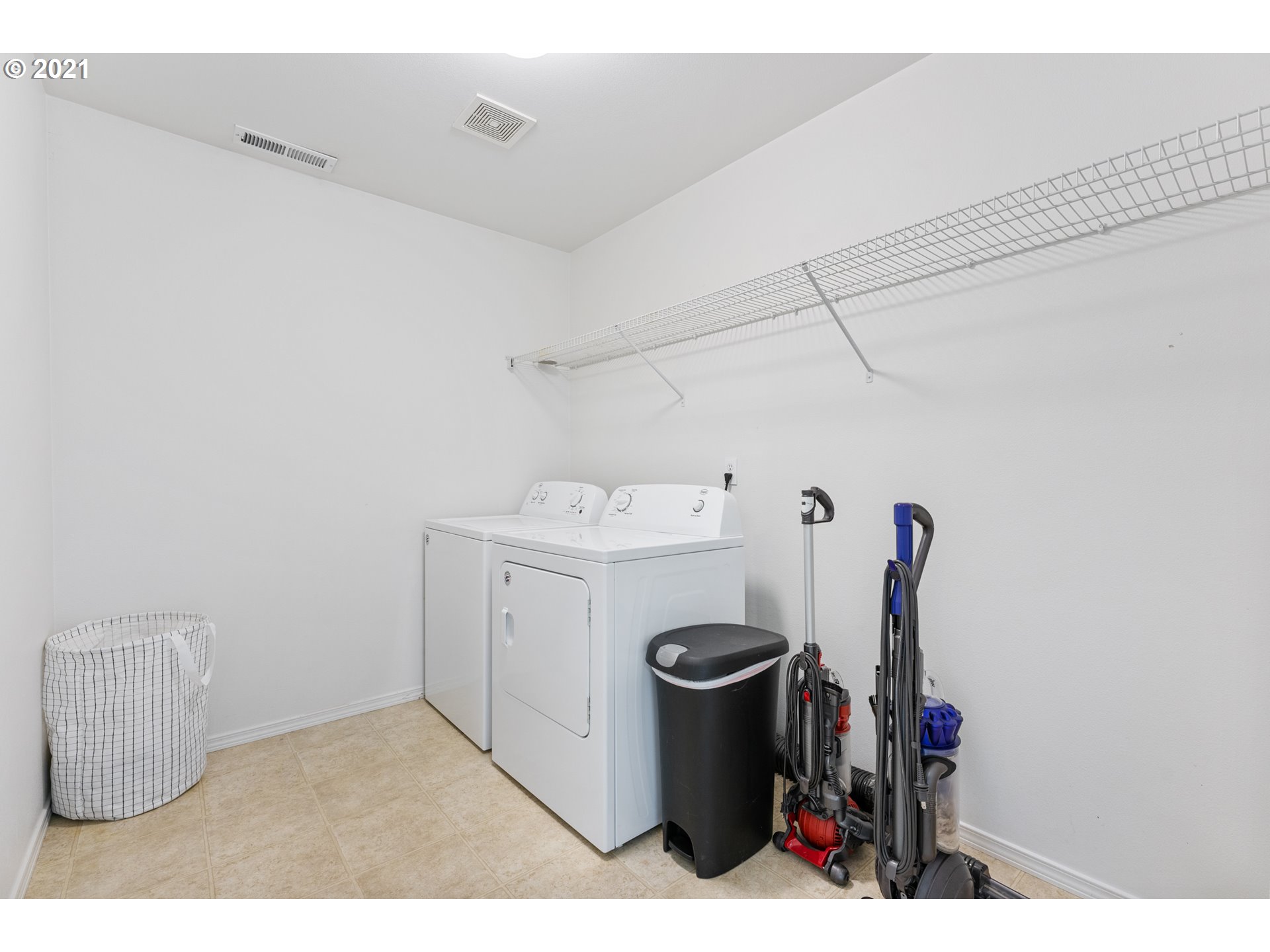 3122 South 2nd Street Ridgefield, WA 98642 - Photo 25 of 30 a utility room with dryer and washer