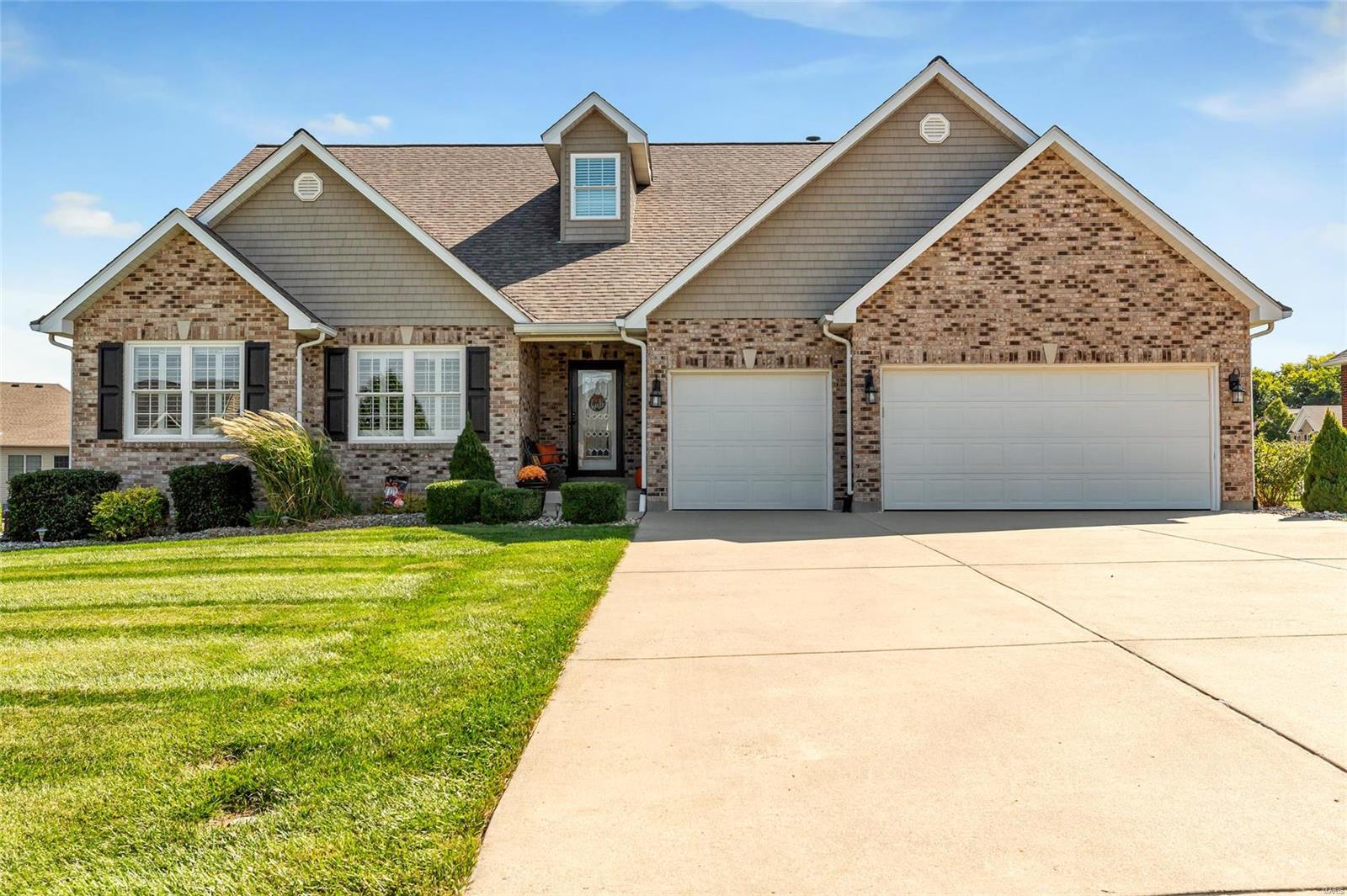 1520 Clover Ridge Columbia, IL 62236 - Photo 1 of 50 Gallery Image 1