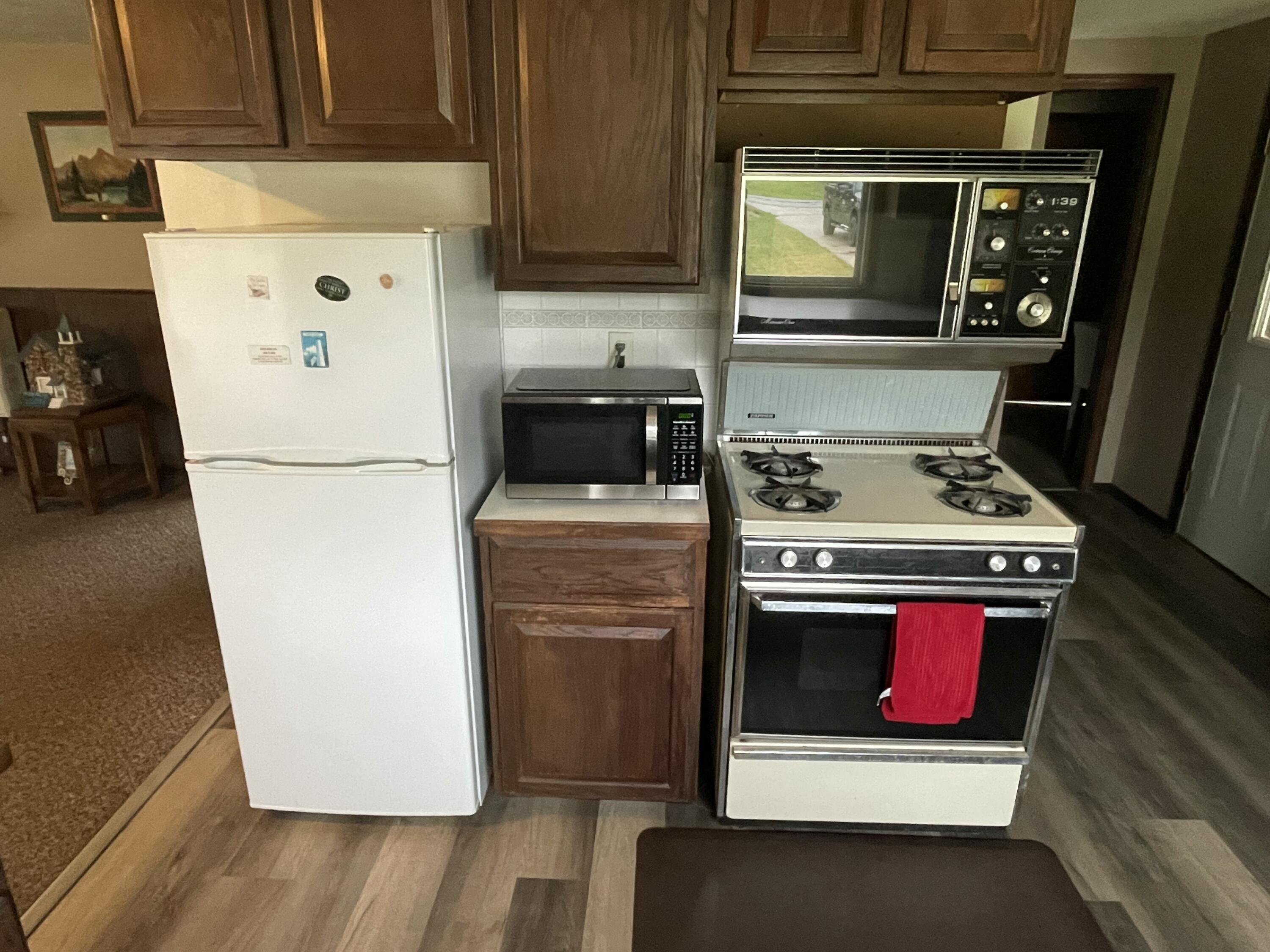 2960 Guernsey Road Beaverton, MI 48612 - Photo 10 of 17 11