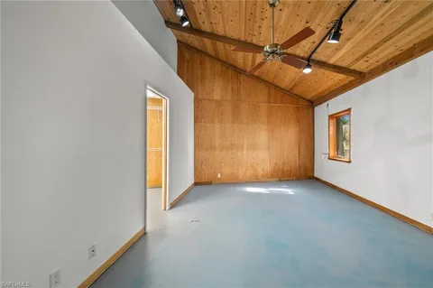 a view of a livingroom with window