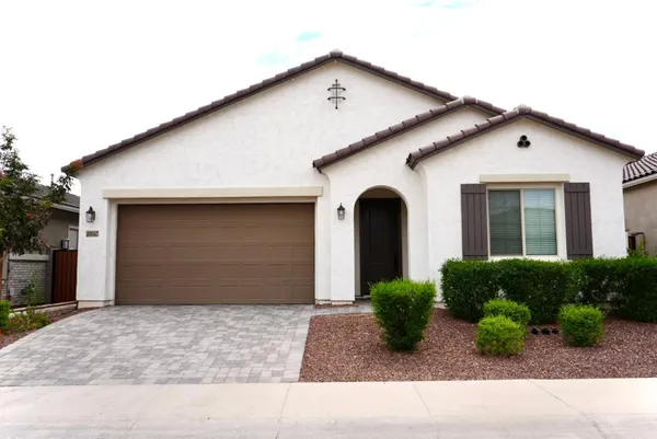 $2,550 | 20047 West Turney Avenue, Litchfield Park, AZ 85340