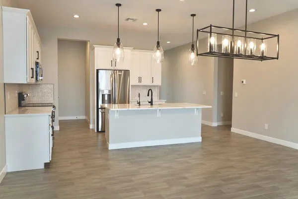 $2,550 | 20047 West Turney Avenue, Litchfield Park, AZ 85340