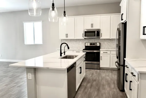 $2,550 | 20047 West Turney Avenue, Litchfield Park, AZ 85340