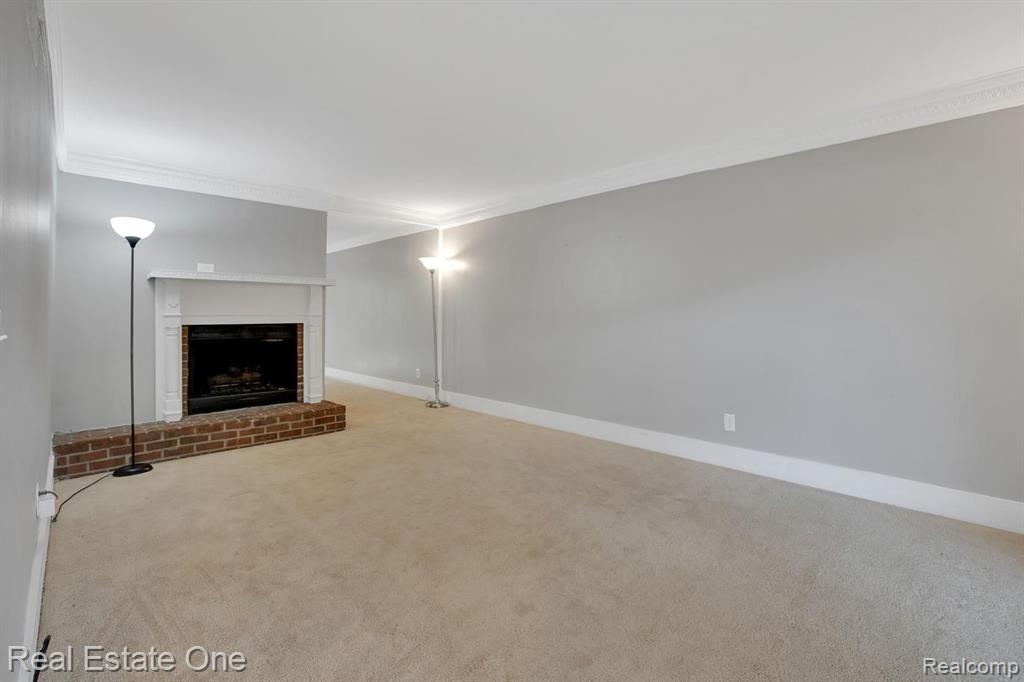 1330 Brook Lane Rochester Hills, MI 48306 - Photo 4 of 21