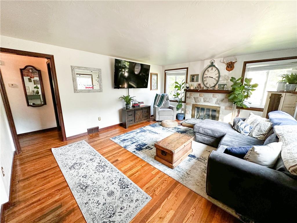 223 Camp Horne Road Pittsburgh, PA 15202 - Photo 4 of 39 Gallery Image 4