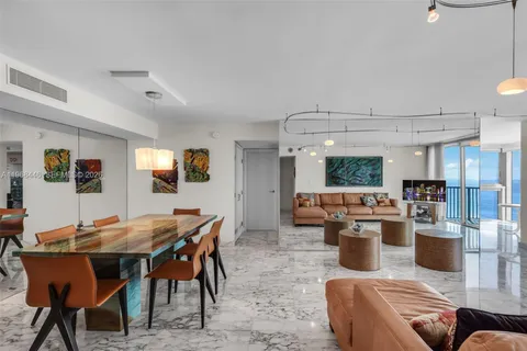 $1,300,000 | 2655 Collins Avenue, Unit 2211, Miami Beach, FL 33140