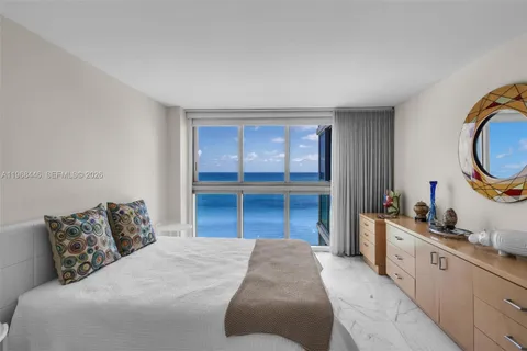 $1,200,000 | 2655 Collins Avenue, Unit 2211, Miami Beach, FL 33140