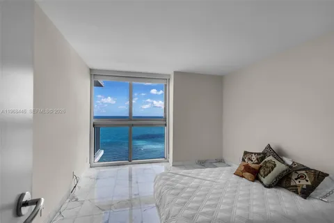 $1,300,000 | 2655 Collins Avenue, Unit 2211, Miami Beach, FL 33140