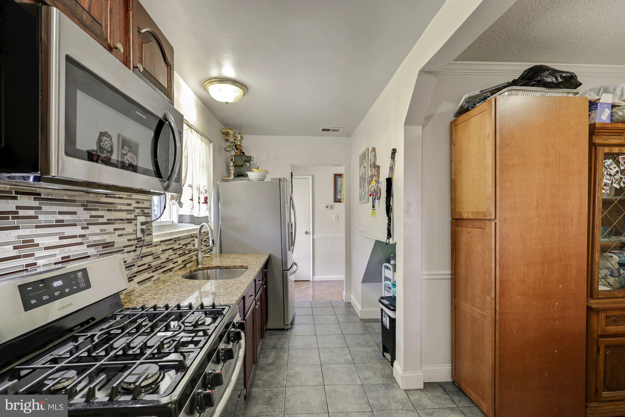 1109 Navahoe Drive Silver Spring, MD 20903 - Photo 5 of 40 Gallery Image 5