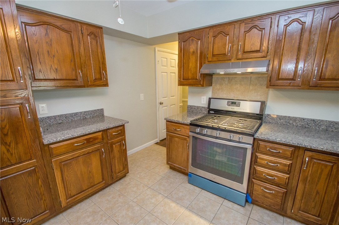 1835 West Pleasant Valley Road Parma, OH 44134 - Photo 7 of 23 Gallery Image 7