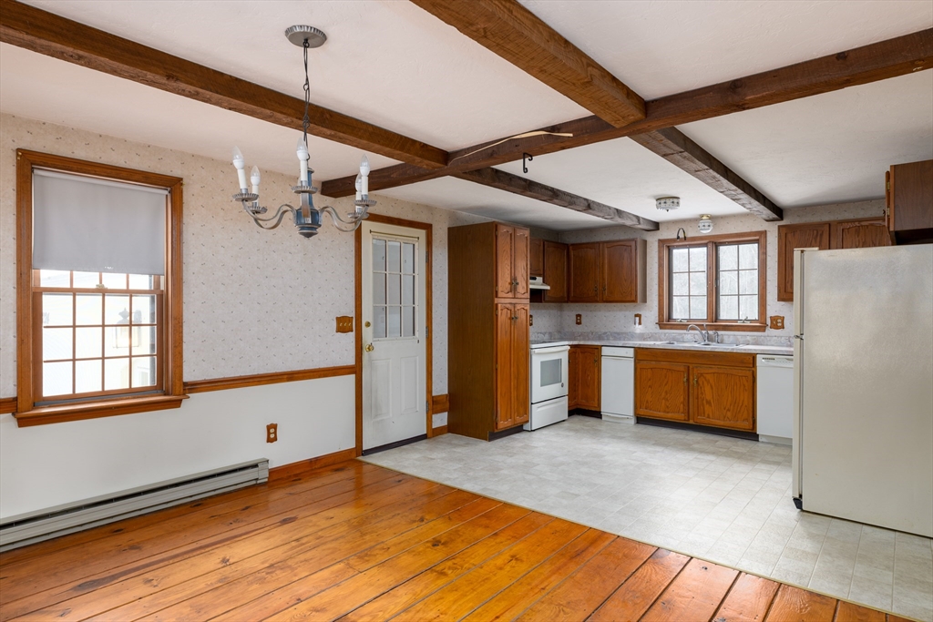 224 Podunk Road Sturbridge, MA 01566 - Photo 5 of 26 Gallery Image 5