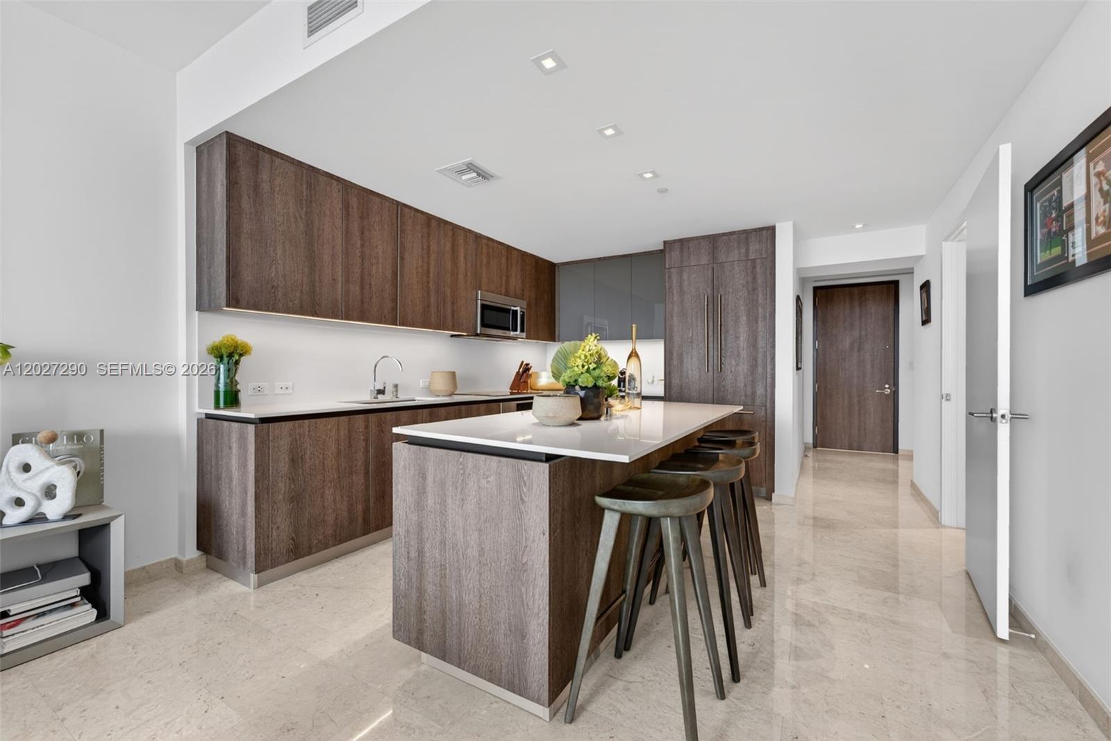 88 Southwest 7th Street, Unit 2408 Miami, FL 33130 - Photo 9 of 20