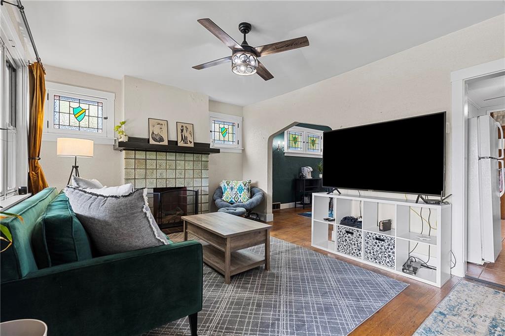 107 Imogene Road Pittsburgh, PA 15217 - Photo 11 of 35 Gallery Image 11