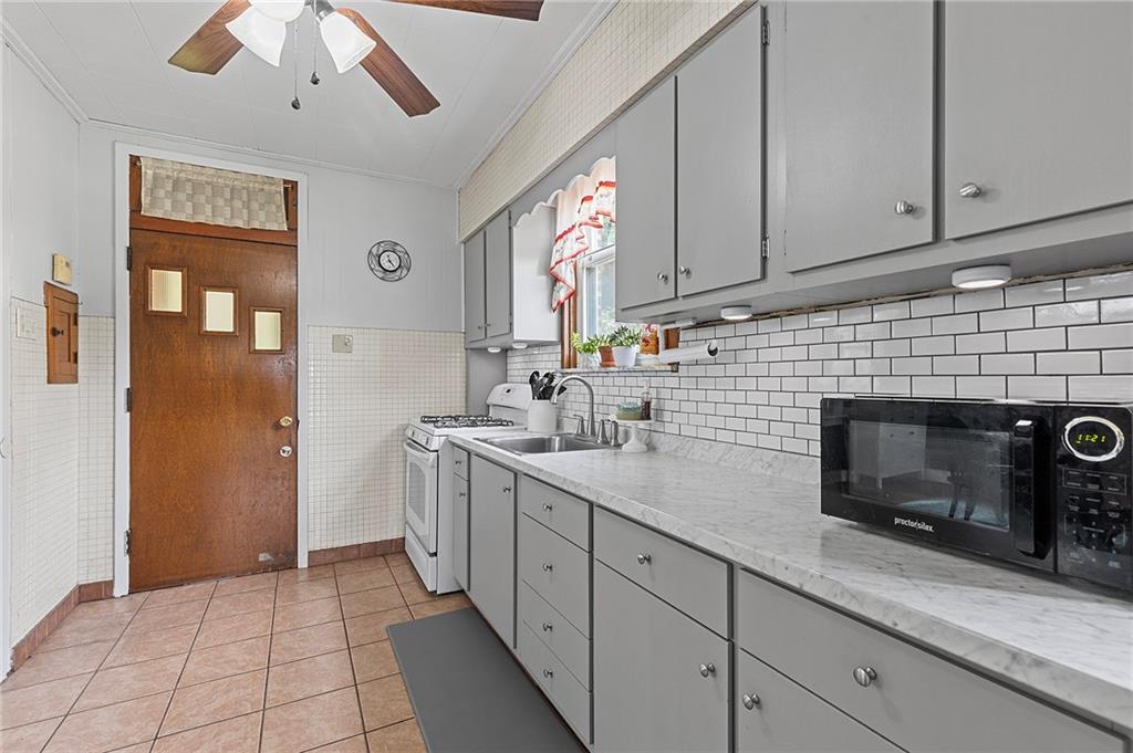 107 Imogene Road Pittsburgh, PA 15217 - Photo 17 of 35 Gallery Image 17