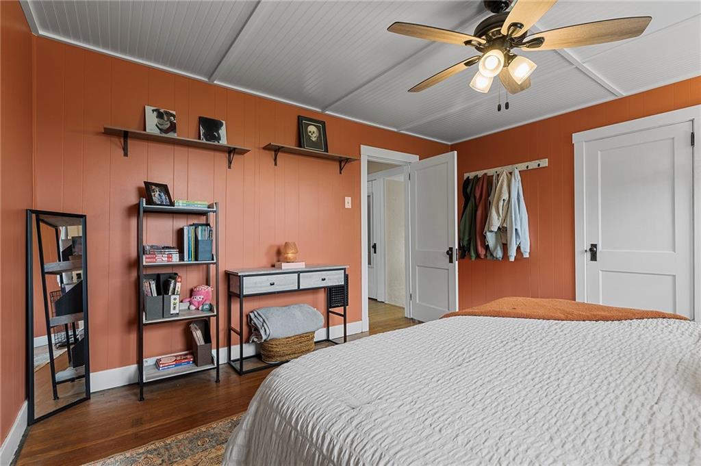 107 Imogene Road Pittsburgh, PA 15217 - Photo 19 of 35 Gallery Image 19