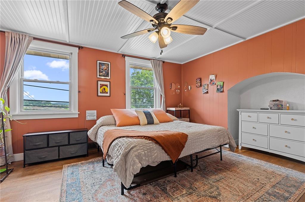 107 Imogene Road Pittsburgh, PA 15217 - Photo 3 of 35 Gallery Image 3