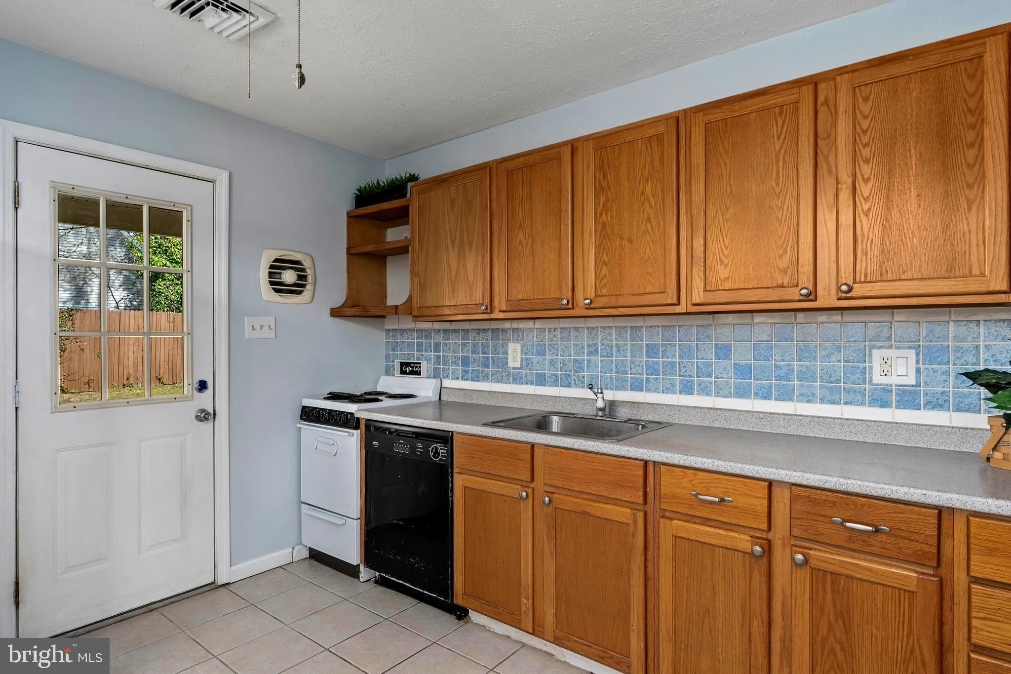 341 Larch Road Mount Laurel, NJ 08054 - Photo 8 of 21 Kitchen toward carport side door