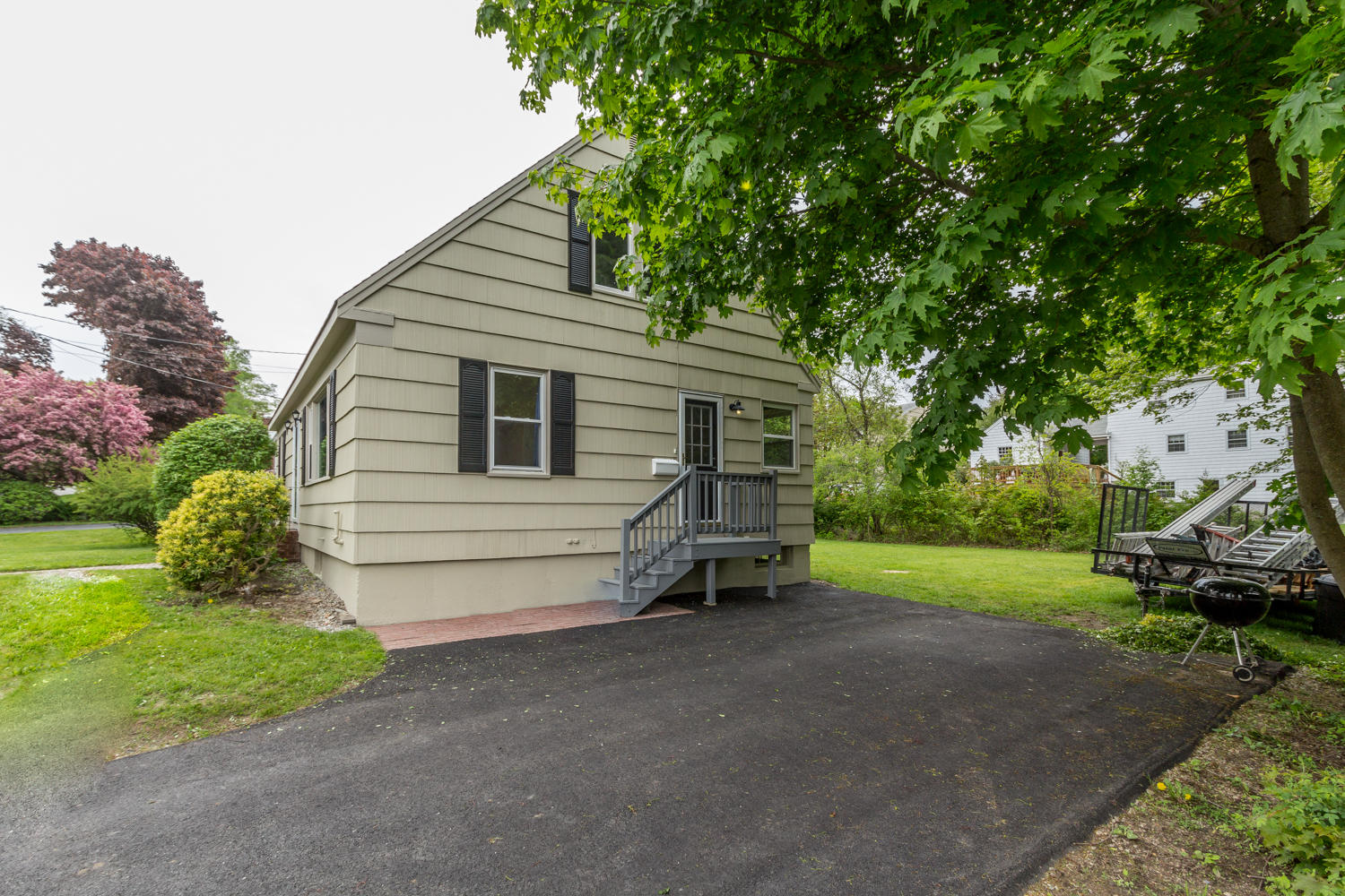 18 Campion Road Cape Elizabeth, ME 04107 - Photo 6 of 27 side view