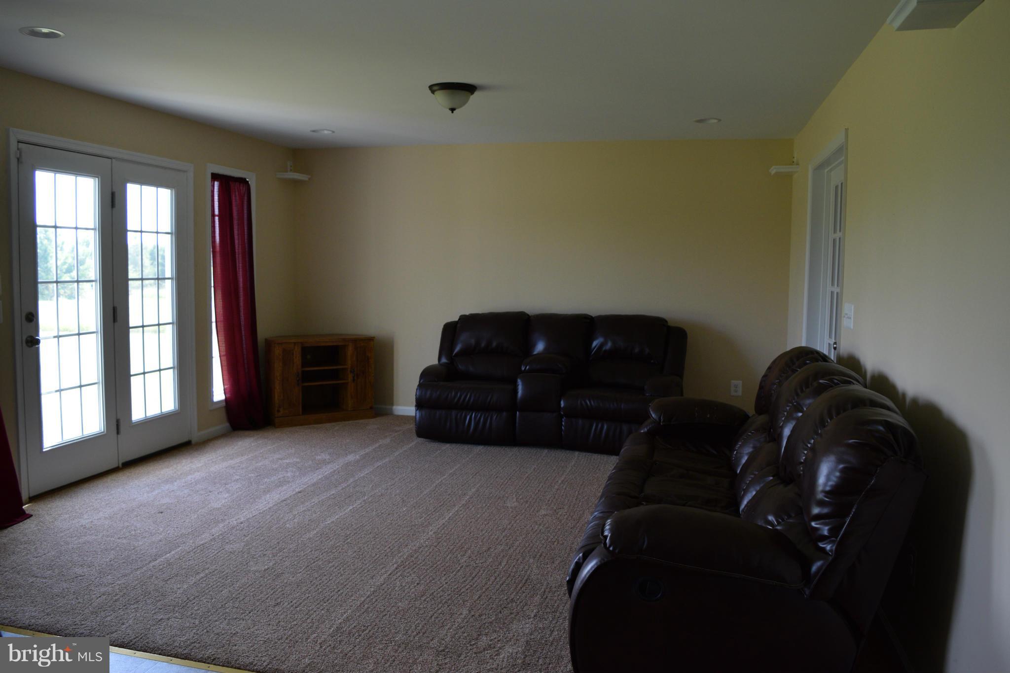 23065 Briscoe Farm Lane Ridgely, MD 21660 - Photo 8 of 27 Living Room