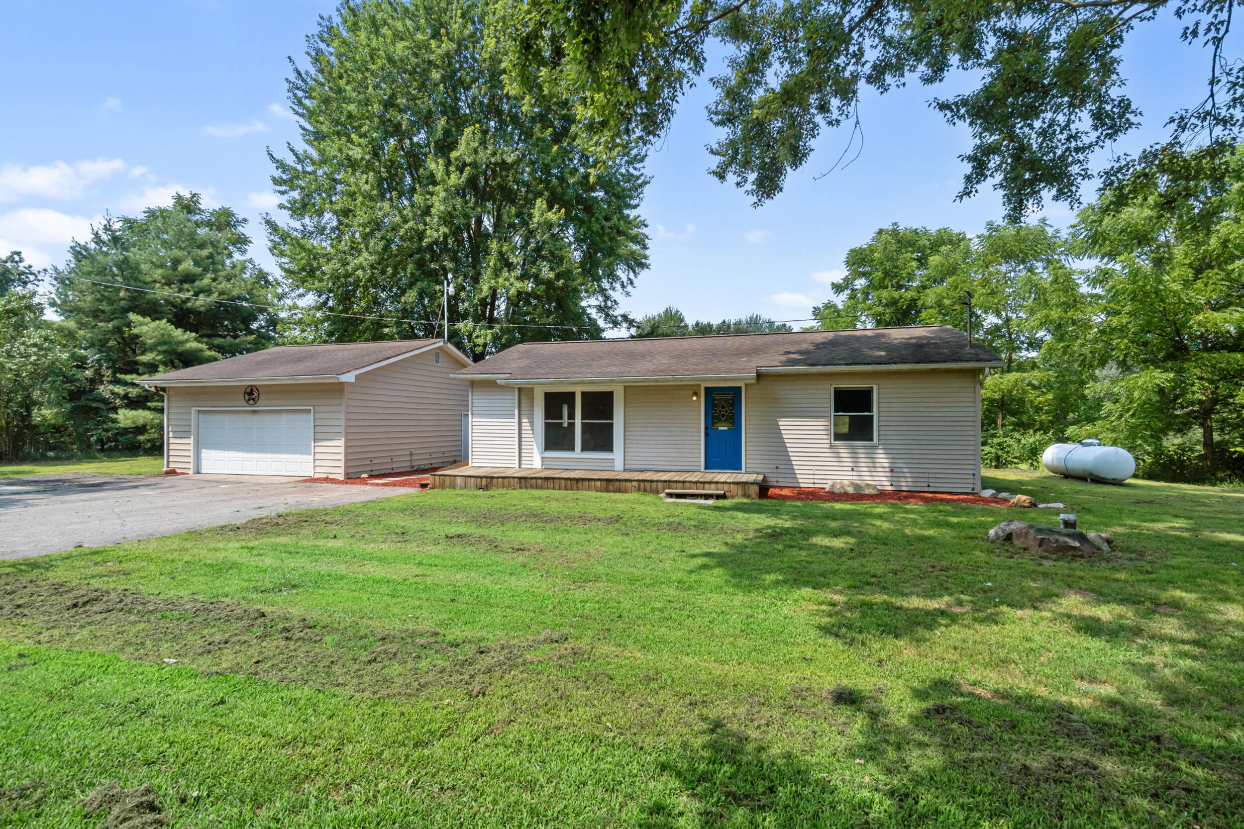 9400 Minard Road Parma, MI 49269 - Photo 1 of 63 5_9400 minard rd parma mi - 00050