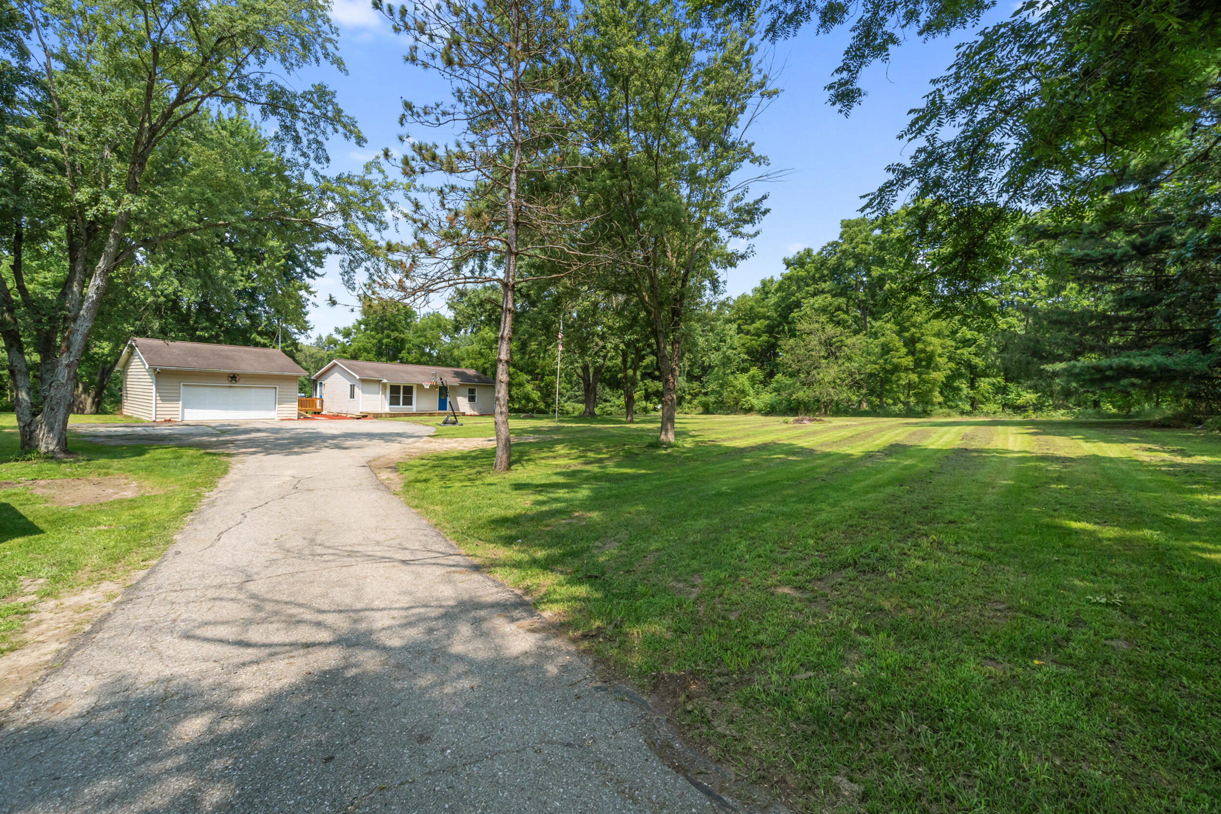 9400 Minard Road Parma, MI 49269 - Photo 4 of 63 3_9400 minard rd parma mi - 00060