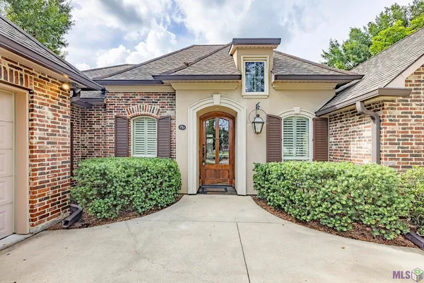 $489,000 | 121 Gentle Oak Boulevard, Schriever, LA 70395