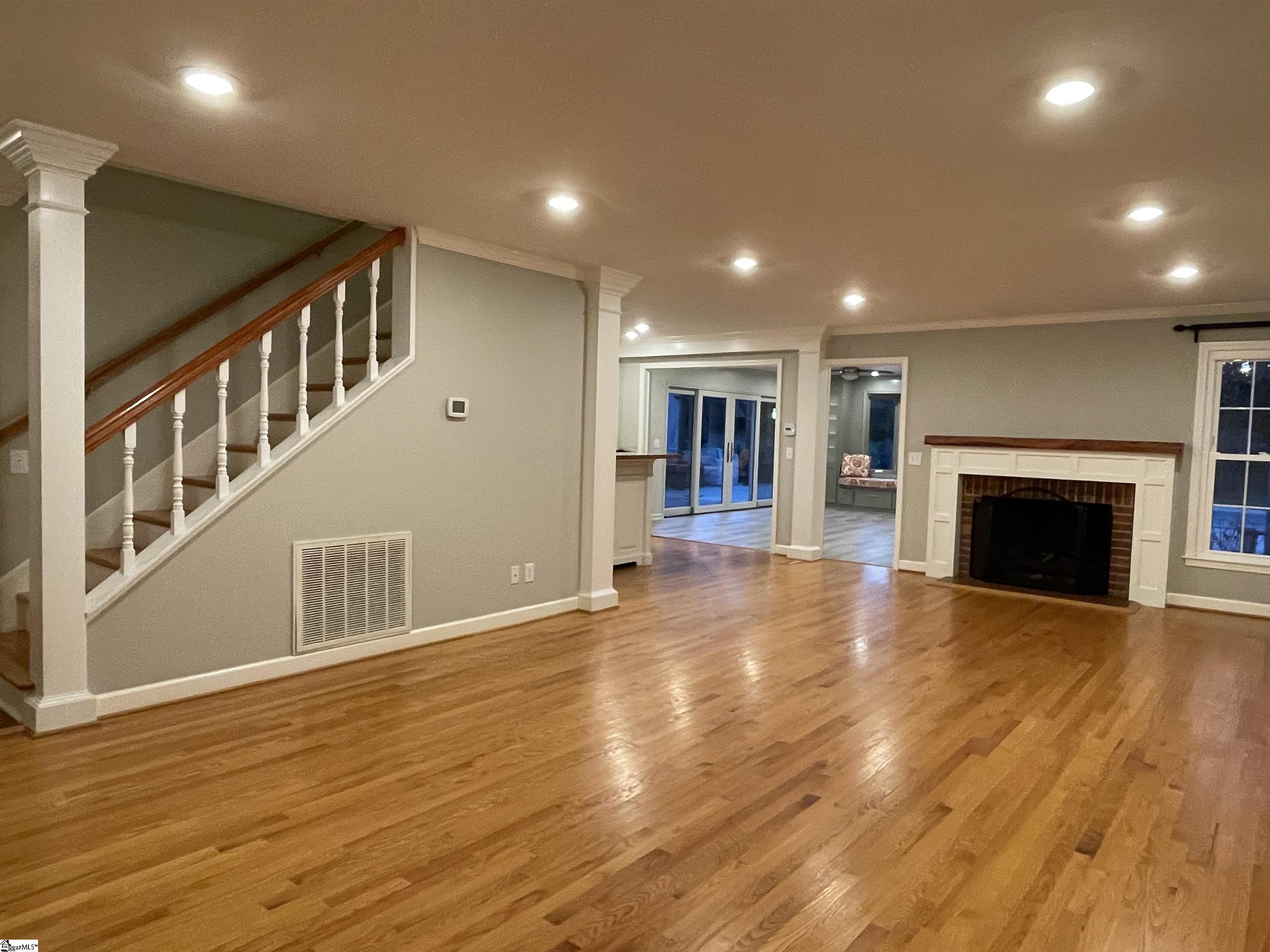 512 Hillpine Drive Simpsonville, SC 29681 - Photo 5 of 45