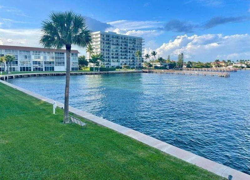 400 Wilma Circle, Unit 105 Riviera Beach, FL 33404 - Photo 1 of 8 Photo 1
